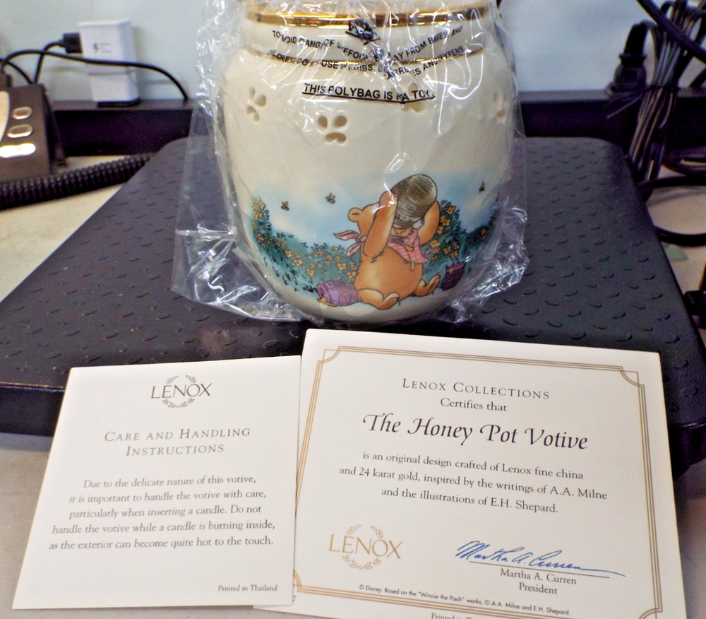 Lenox Disney Winnie the Pooh Honey Pot Votive Fine Ivory China 2001